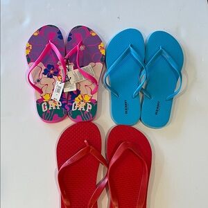 GAP NWT bundle of 3 pairs of flip fllops